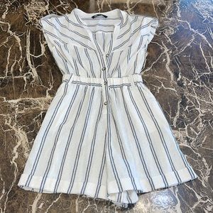Zara women’s Linen Romper Size Small